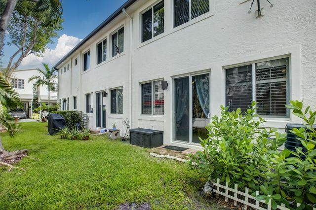 131 S East 7th Way 131, Pompano Beach, FL 33060