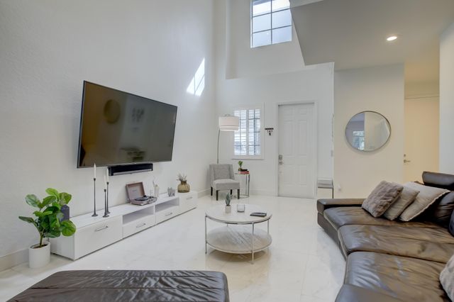 131 S East 7th Way 131, Pompano Beach, FL 33060