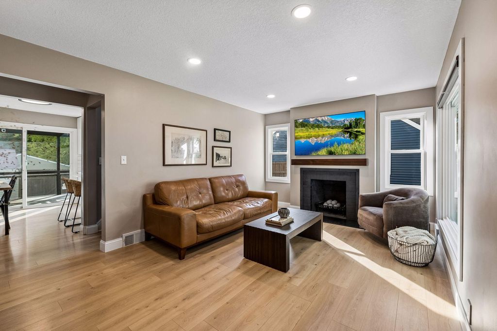 3233 Edgewood Avenue S, Saint Louis Park, MN 55426 — photo 2