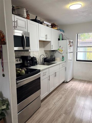 1448 NE 27th St, Pompano Beach, FL 33064