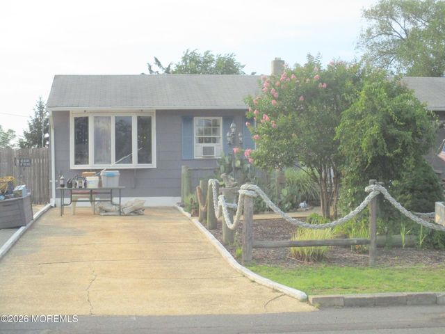 77 Lakeland Drive, Brick, NJ 08723