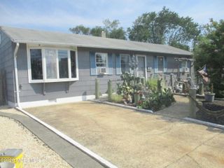 77 Lakeland Drive, Brick, NJ 08723