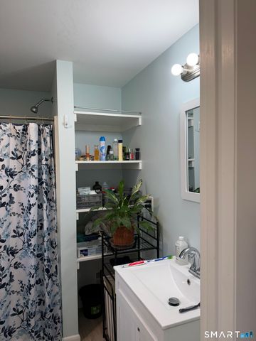 49 Chappell Street, New London, CT 06320