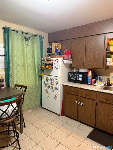 49 Chappell Street, New London, CT 06320