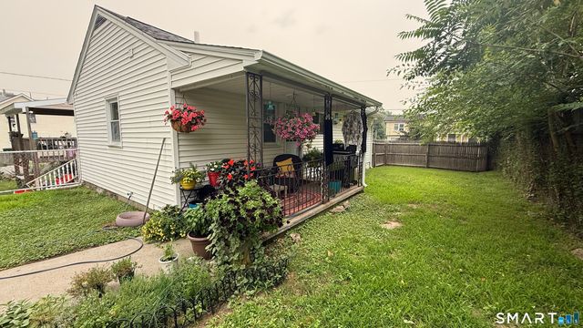49 Chappell Street, New London, CT 06320
