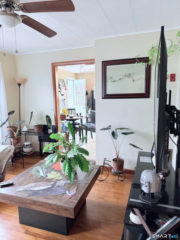 49 Chappell Street, New London, CT 06320