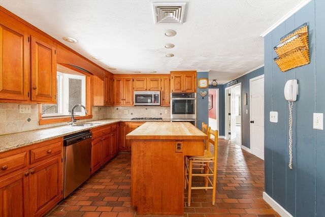 56 Fisher Street, Medway, MA 02053