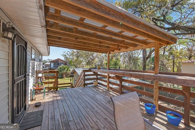 33 Warren Avenue, Waverly, GA 31565
