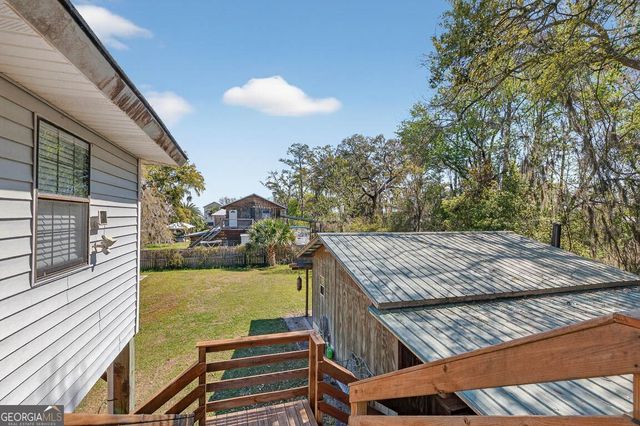 33 Warren Avenue, Waverly, GA 31565