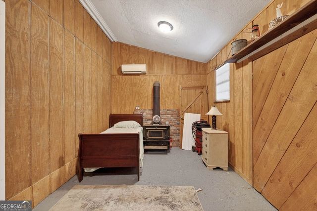 33 Warren Avenue, Waverly, GA 31565