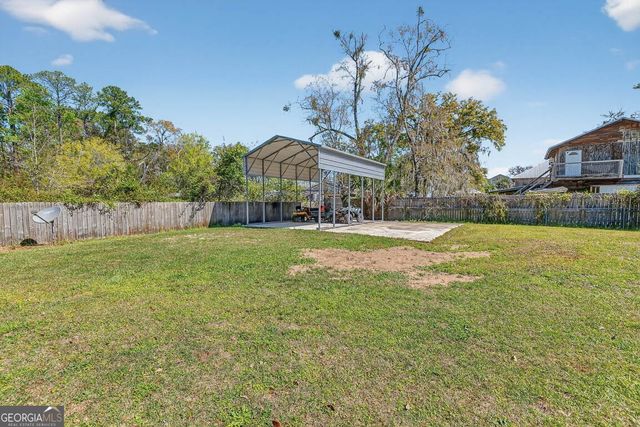 33 Warren Avenue, Waverly, GA 31565