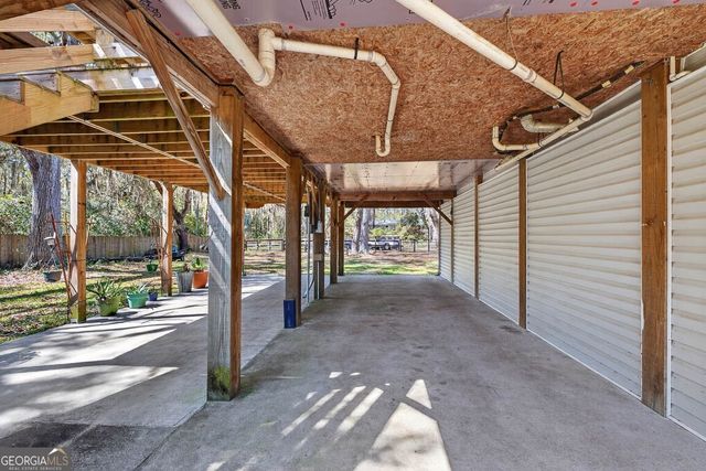 33 Warren Avenue, Waverly, GA 31565