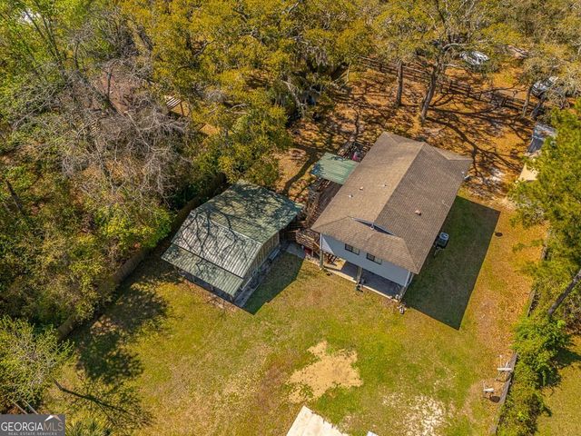 33 Warren Avenue, Waverly, GA 31565