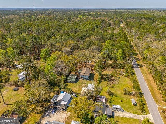 33 Warren Avenue, Waverly, GA 31565