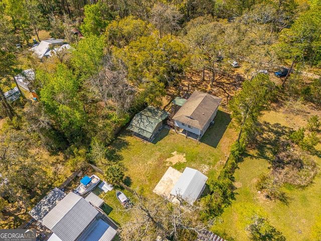 33 Warren Avenue, Waverly, GA 31565