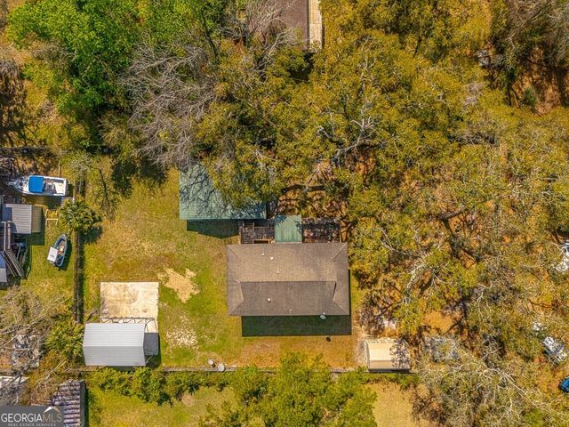 33 Warren Avenue, Waverly, GA 31565