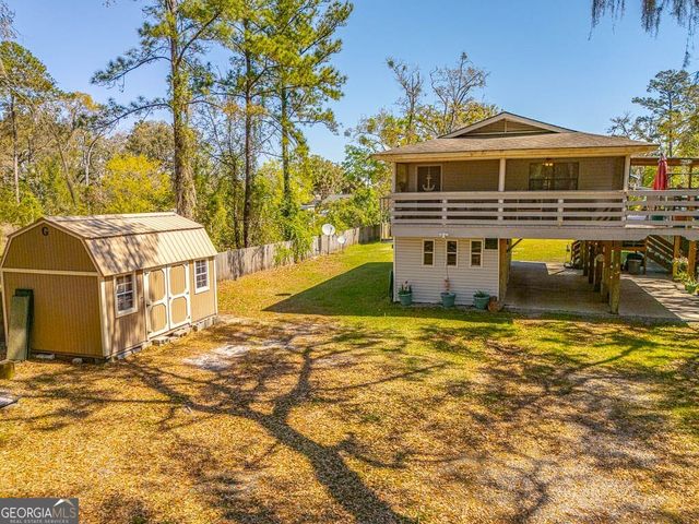 33 Warren Avenue, Waverly, GA 31565