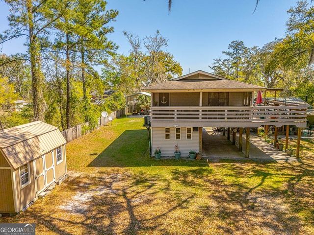 33 Warren Avenue, Waverly, GA 31565