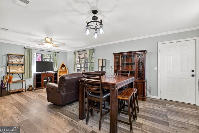 33 Warren Avenue, Waverly, GA 31565