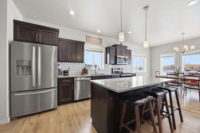 2551 72nd Avenue S, Fargo, ND 58104