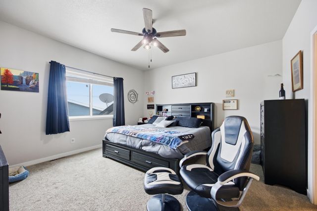 2551 72nd Avenue S, Fargo, ND 58104