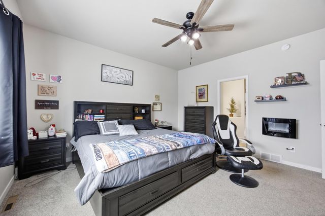 2551 72nd Avenue S, Fargo, ND 58104