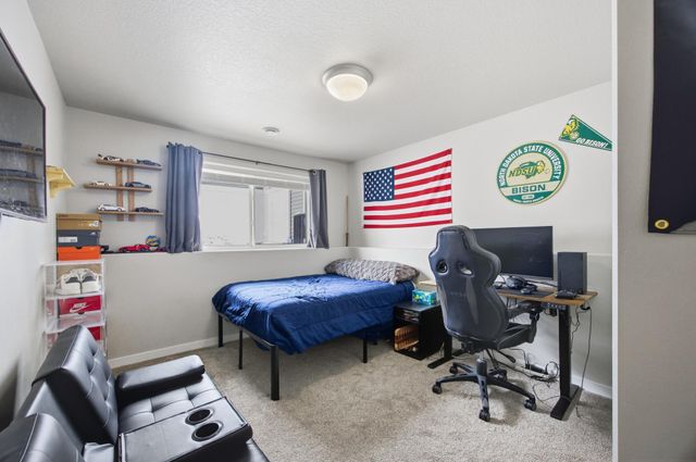 2551 72nd Avenue S, Fargo, ND 58104