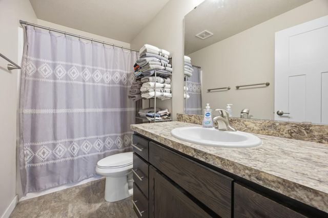 2551 72nd Avenue S, Fargo, ND 58104