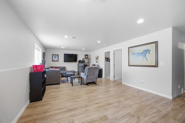 2551 72nd Avenue S, Fargo, ND 58104