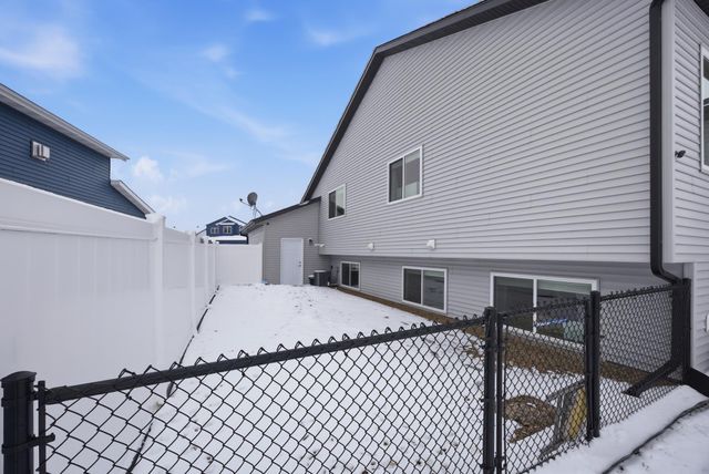 2551 72nd Avenue S, Fargo, ND 58104