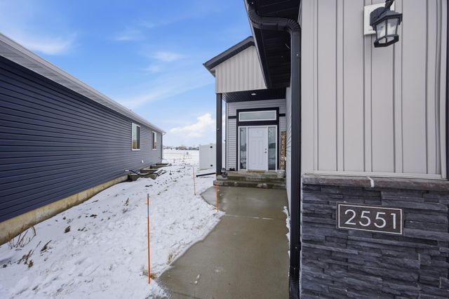 2551 72nd Avenue S, Fargo, ND 58104