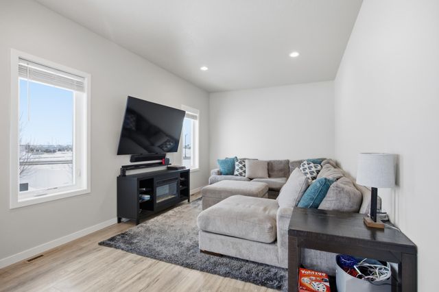 2551 72nd Avenue S, Fargo, ND 58104