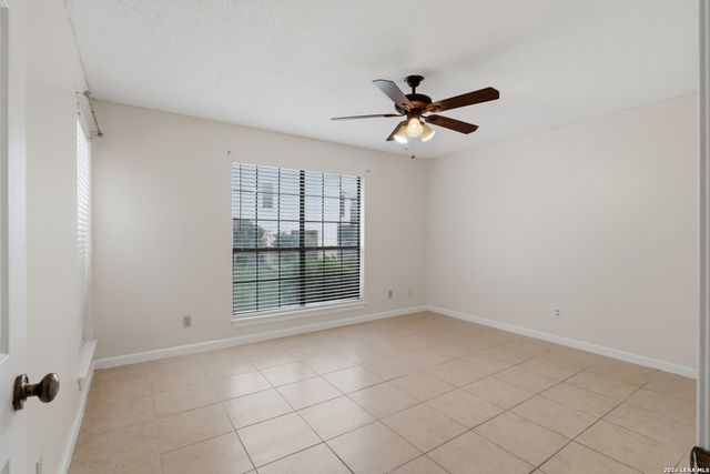 2255 THOUSAND OAKS DR, San Antonio, TX 78232