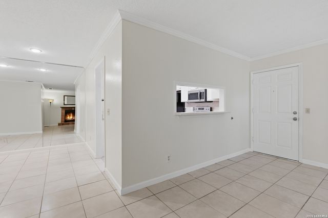 2255 THOUSAND OAKS DR, San Antonio, TX 78232