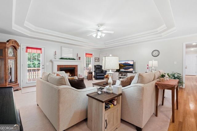 805 Ivy Ridge Drive, Loganville, GA 30052