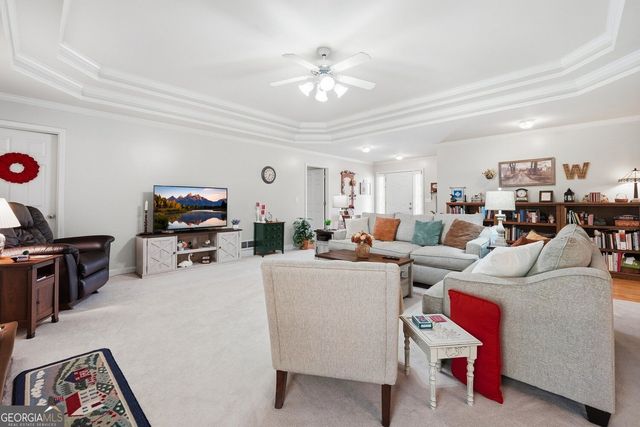 805 Ivy Ridge Drive, Loganville, GA 30052