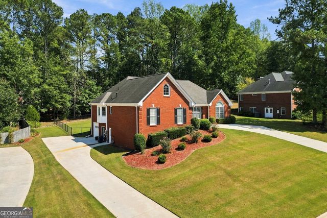 805 Ivy Ridge Drive, Loganville, GA 30052