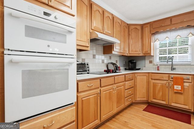 805 Ivy Ridge Drive, Loganville, GA 30052