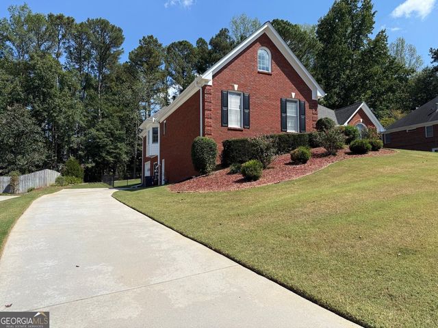 805 Ivy Ridge Drive, Loganville, GA 30052