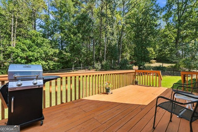 805 Ivy Ridge Drive, Loganville, GA 30052