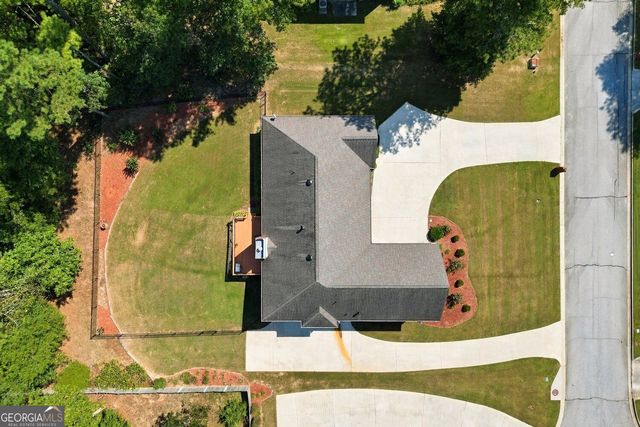 805 Ivy Ridge Drive, Loganville, GA 30052