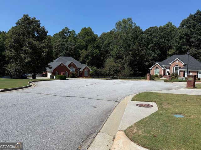 805 Ivy Ridge Drive, Loganville, GA 30052