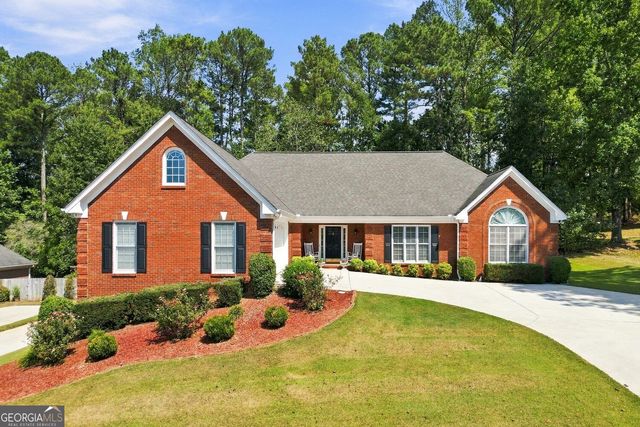 805 Ivy Ridge Drive, Loganville, GA 30052