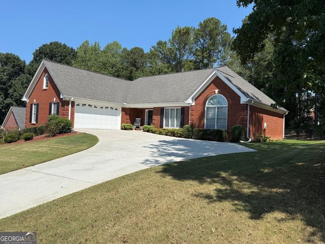 805 Ivy Ridge Drive, Loganville, GA 30052