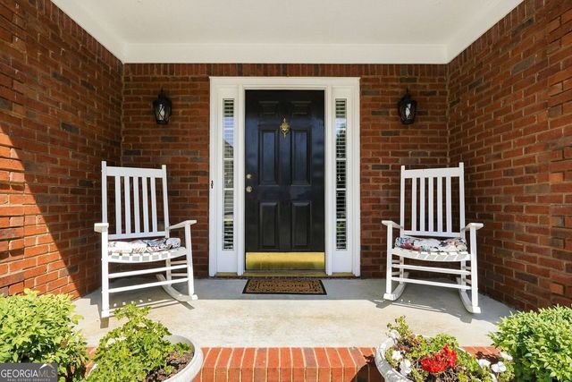 805 Ivy Ridge Drive, Loganville, GA 30052