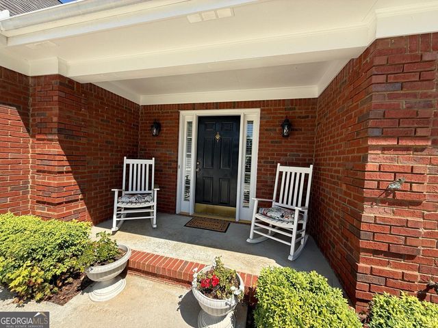 805 Ivy Ridge Drive, Loganville, GA 30052