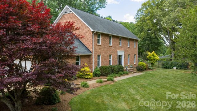 372 Baymount Drive, Statesville, NC 28625