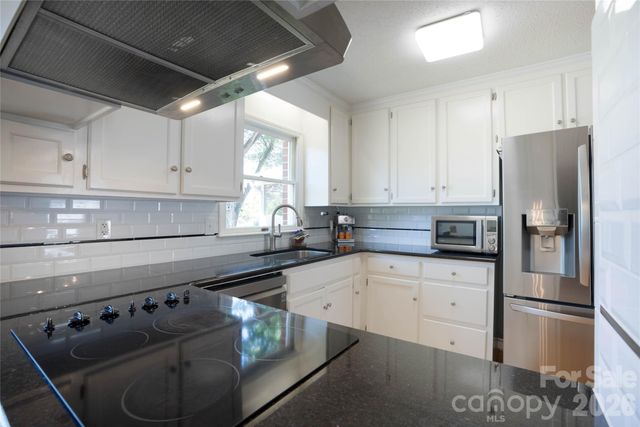 372 Baymount Drive, Statesville, NC 28625