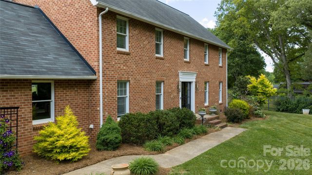 372 Baymount Drive, Statesville, NC 28625