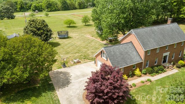 372 Baymount Drive, Statesville, NC 28625